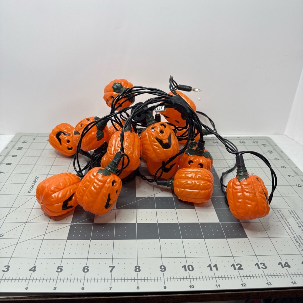 VTG Halloween Pumpkin String Light Set of 18 JOL Blow Molds Tested